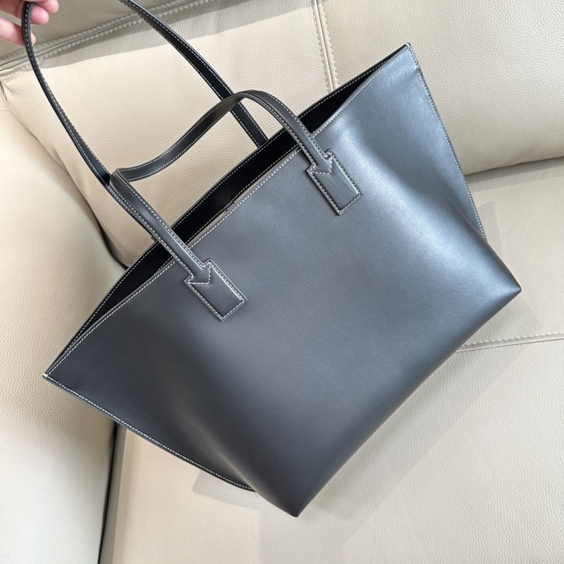 Bv*b*rry shopping bags